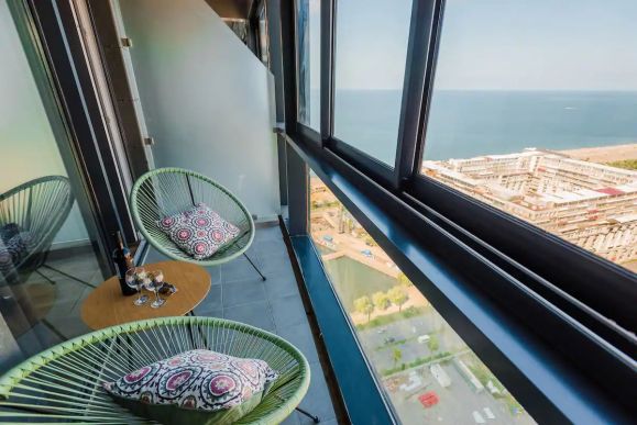 Apartment with a sea view in the Alliance Palace complex